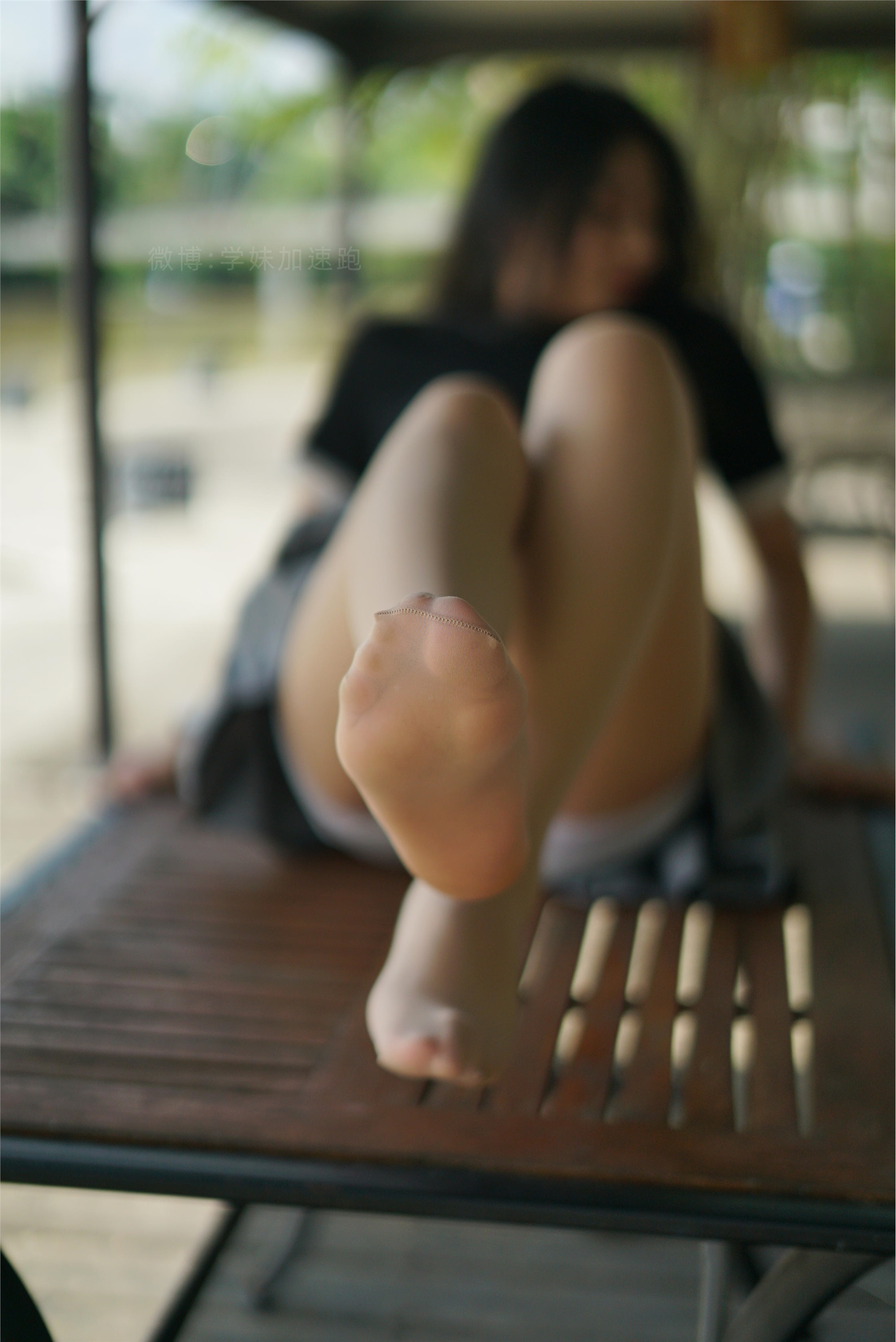 学妹加速跑 XM077《桌上起舞的彤彤》